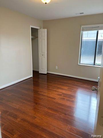 Fraser, Michigan 48026, United States, 2 Bedrooms Bedrooms, ,2 BathroomsBathrooms,Residential,Active,236812