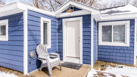 Photo of 11291 E Shore Drive Unit: front house, Whitmore Lake, MI 48189 (MLS # 70509003)