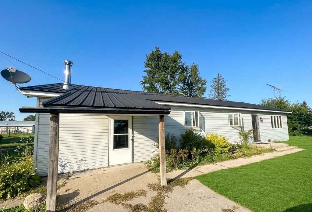 Photo of 5510 Calhoun Road, Beaverton, MI 48612 (MLS # 50223252)