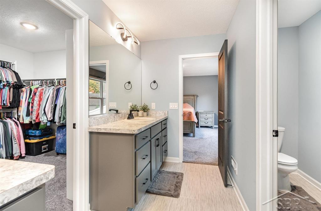 Midland, Michigan 48642, United States, 5 Bedrooms Bedrooms, ,3 BathroomsBathrooms,Residential,Active,234612