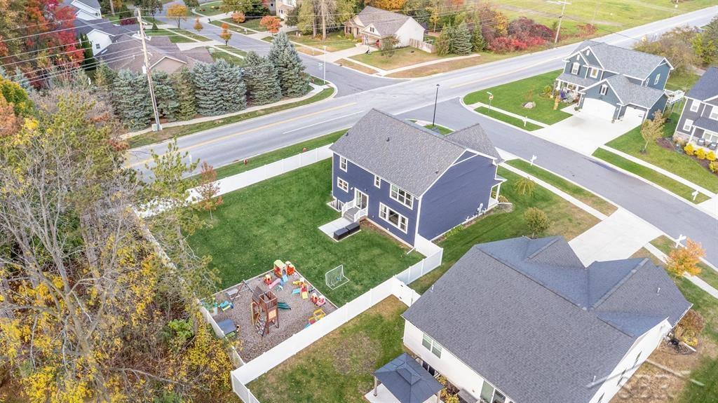 Midland, Michigan 48642, United States, 5 Bedrooms Bedrooms, ,3 BathroomsBathrooms,Residential,Active,234612