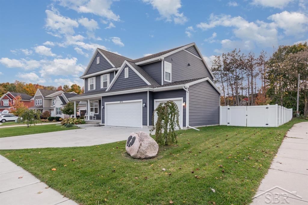 Midland, Michigan 48642, United States, 5 Bedrooms Bedrooms, ,3 BathroomsBathrooms,Residential,Active,234612