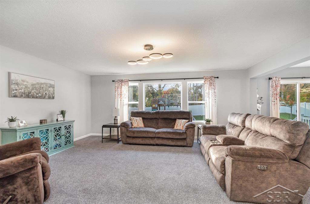 Midland, Michigan 48642, United States, 5 Bedrooms Bedrooms, ,3 BathroomsBathrooms,Residential,Active,234612