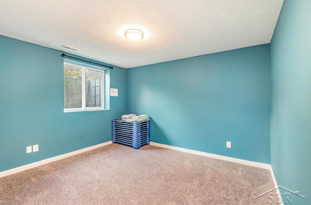 Midland, Michigan 48642, United States, 5 Bedrooms Bedrooms, ,3 BathroomsBathrooms,Residential,Active,234612