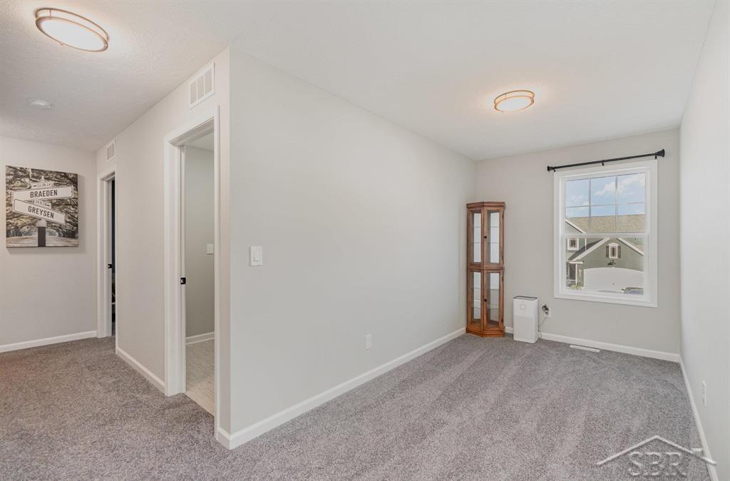 Midland, Michigan 48642, United States, 5 Bedrooms Bedrooms, ,3 BathroomsBathrooms,Residential,Active,234612