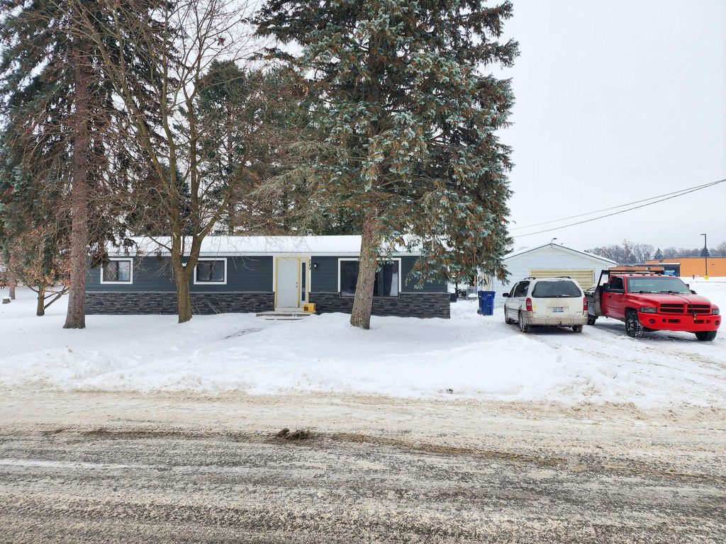 Photo of 289 W Norway Street, Harrison, MI 48625 (MLS # 50196210)