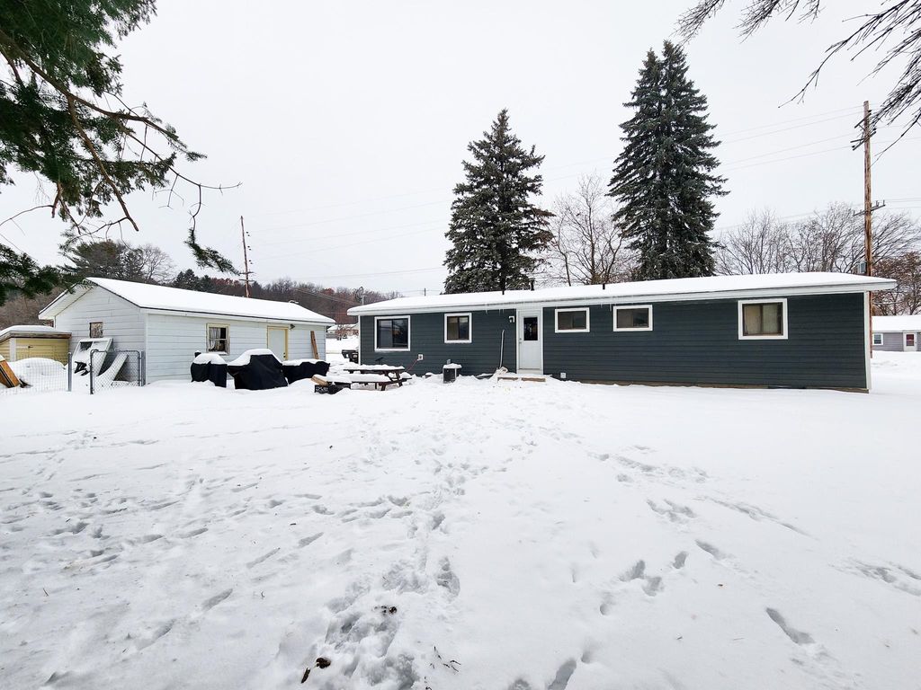 Photo of 289 W Norway Street, Harrison, MI 48625 (MLS # 50196210)