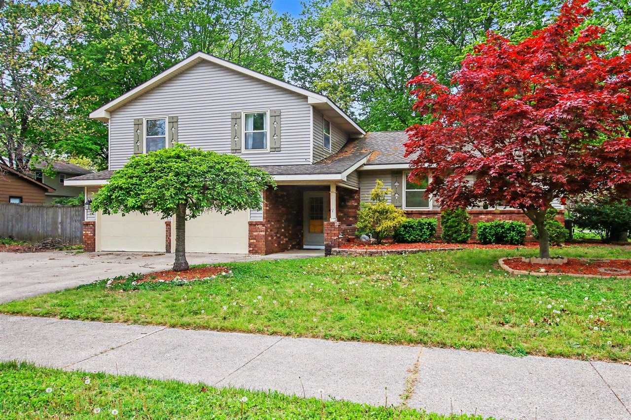 776 Meadowbrook Avenue