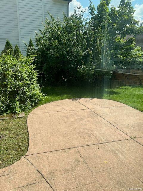 Birmingham, Michigan 48009, United States, 2 Bedrooms Bedrooms, ,2 BathroomsBathrooms,Residential,Active,192838