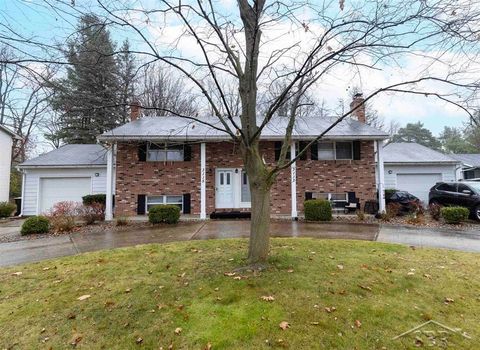 Photo of 3115-3117 Beech Street, Midland, MI 48642 (MLS # 50211581)
