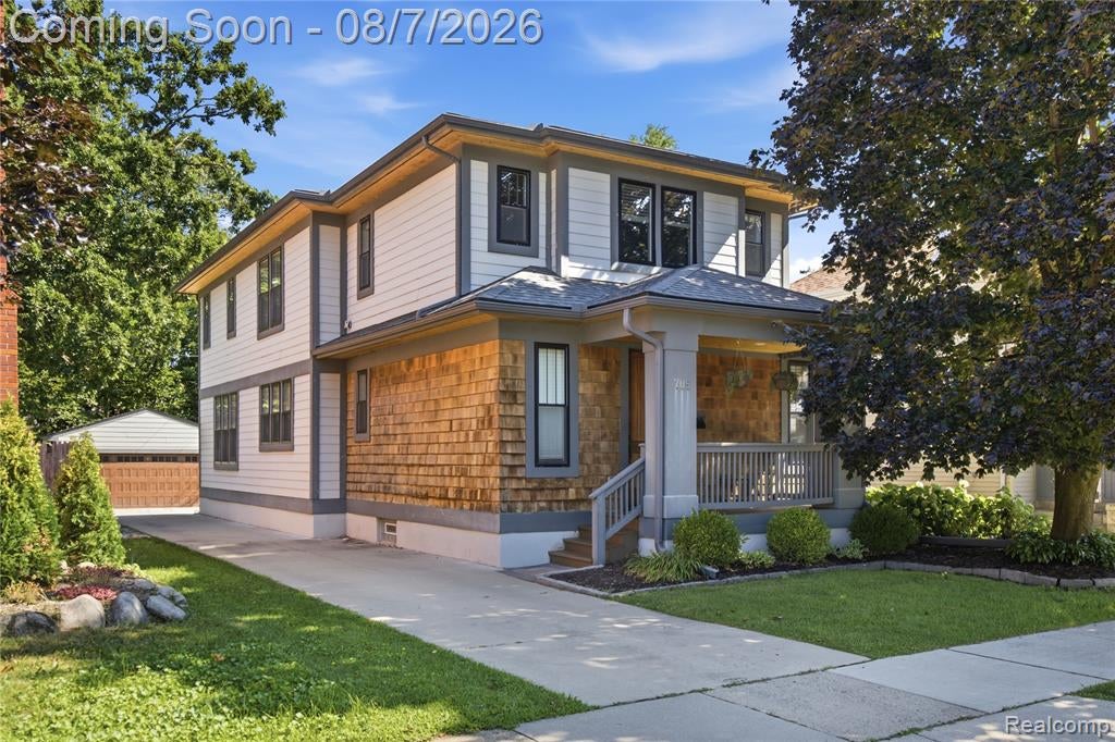 705 E Farnum Avenue