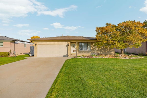 34158 SHEARING DR, STERLING HEIGHTS, MI 48312 - Image 5d7b4e357bcc5e12371b6a996202b1be/719140638