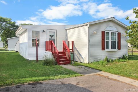325 Yorkshire Newport MI 48166