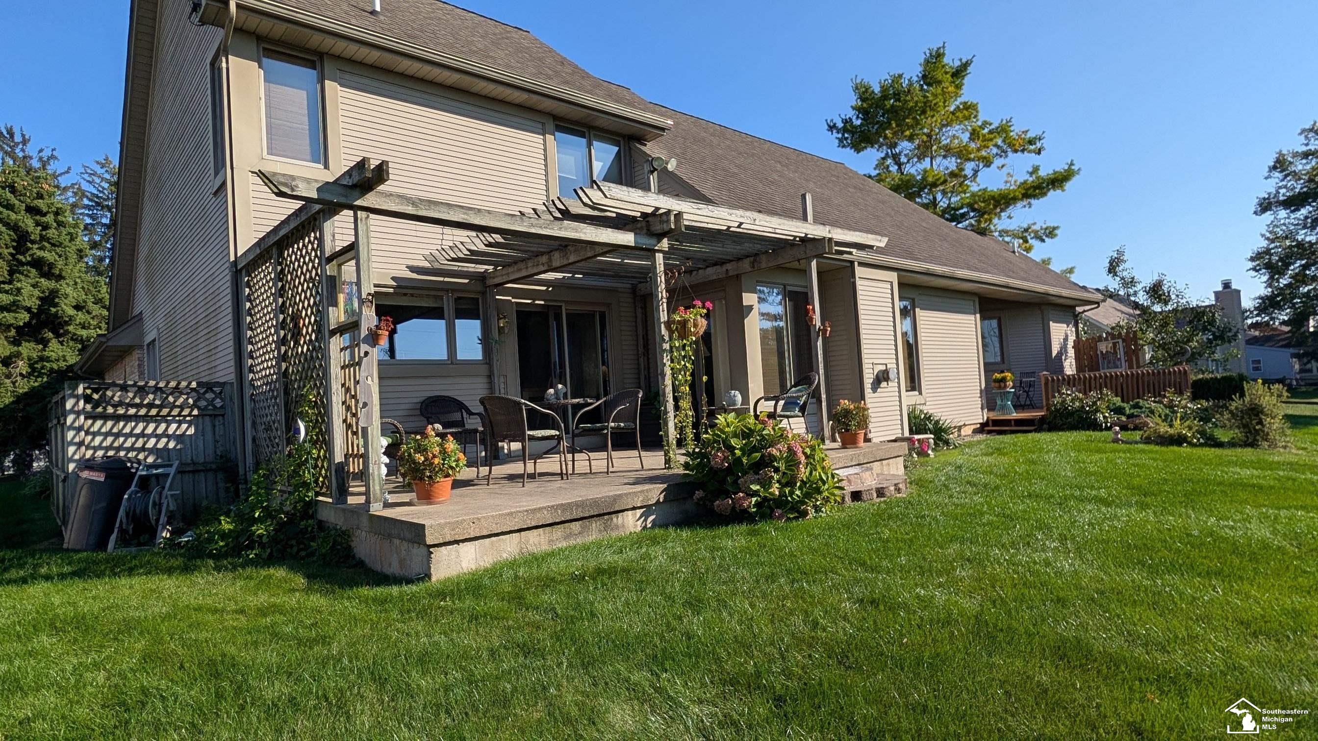 2583 Vivian Road