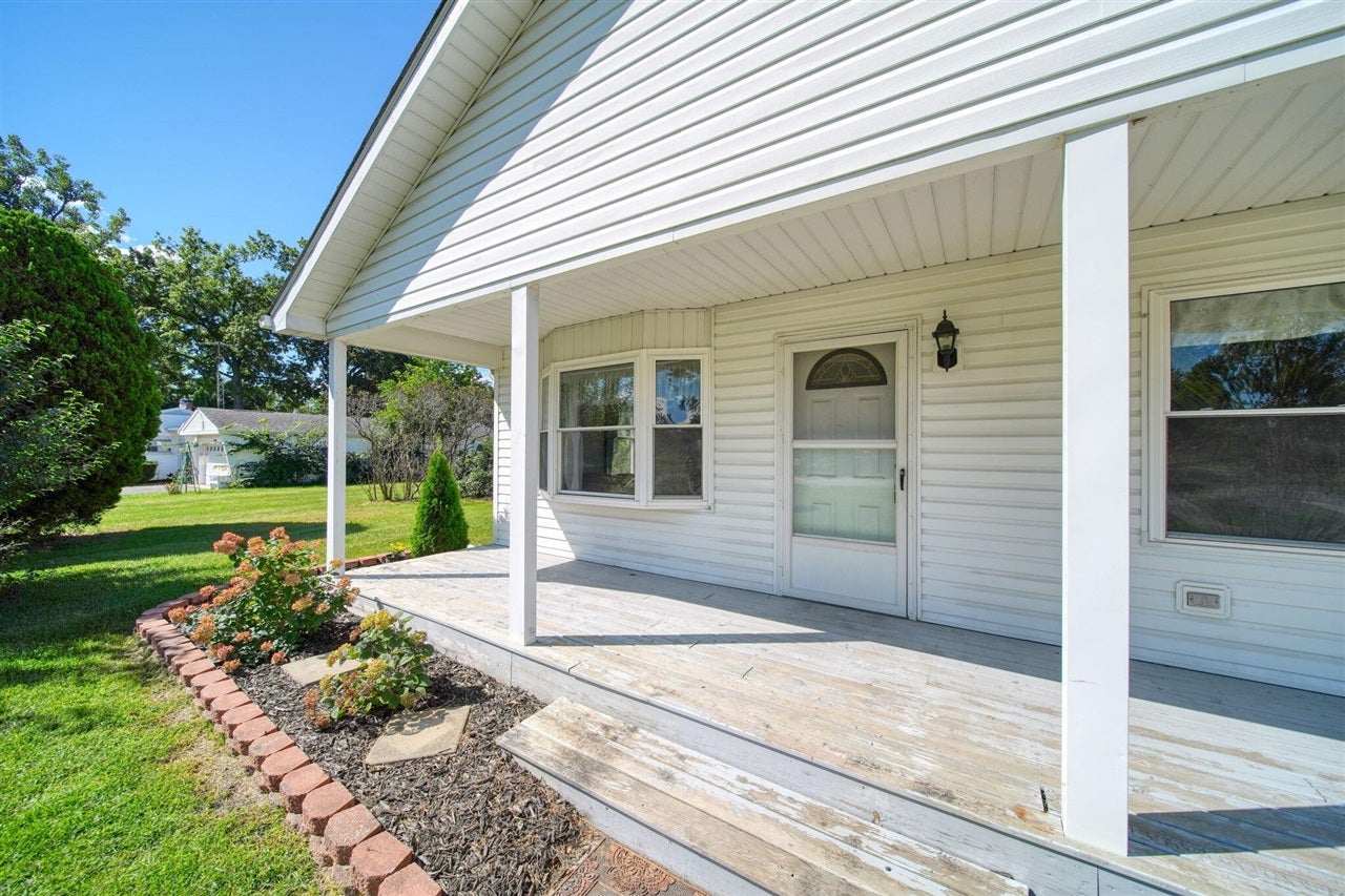 4672 Douglas Road