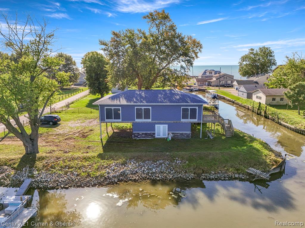 6809 Lakeshore Drive