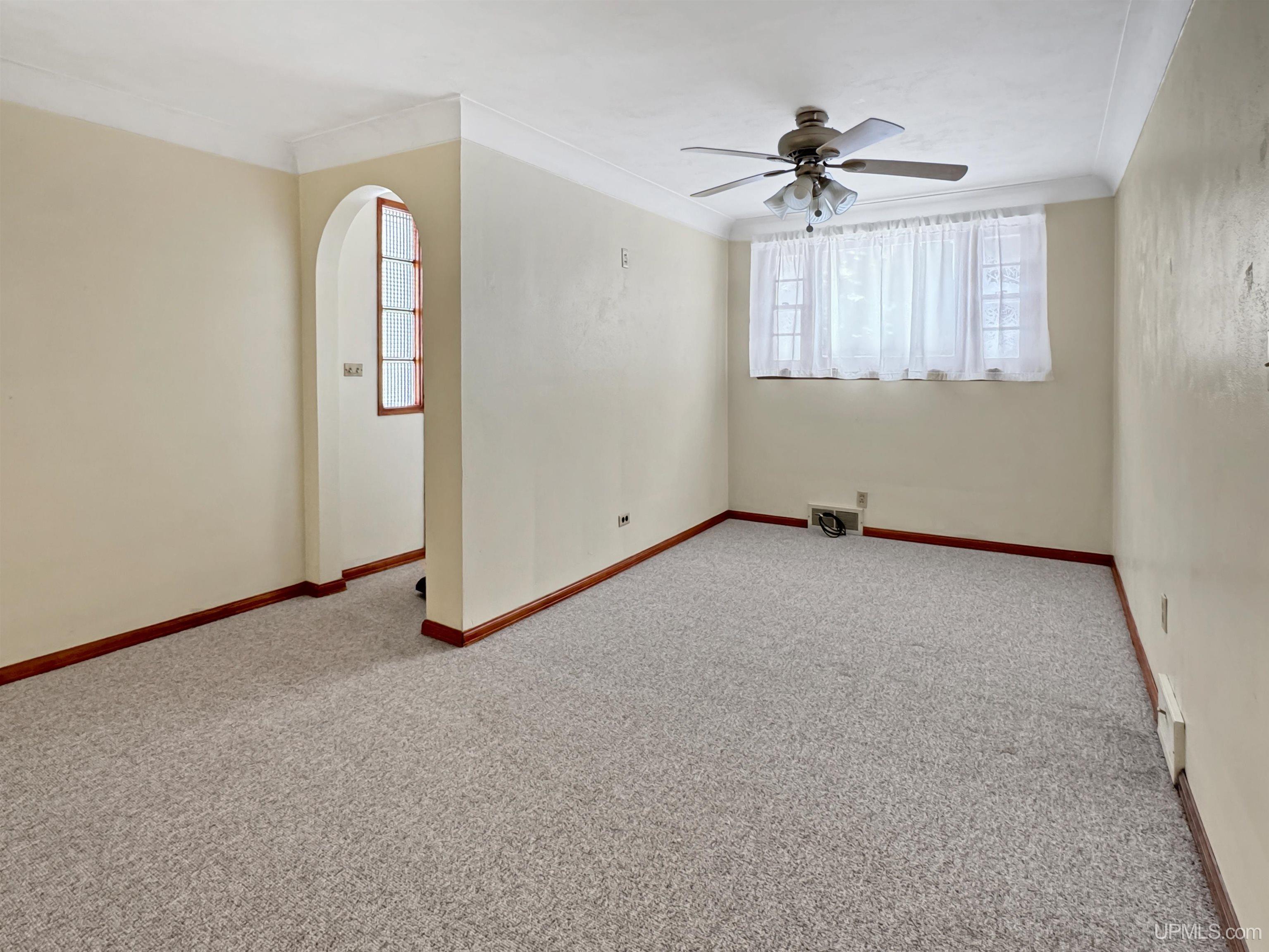 428 E Caspian Avenue