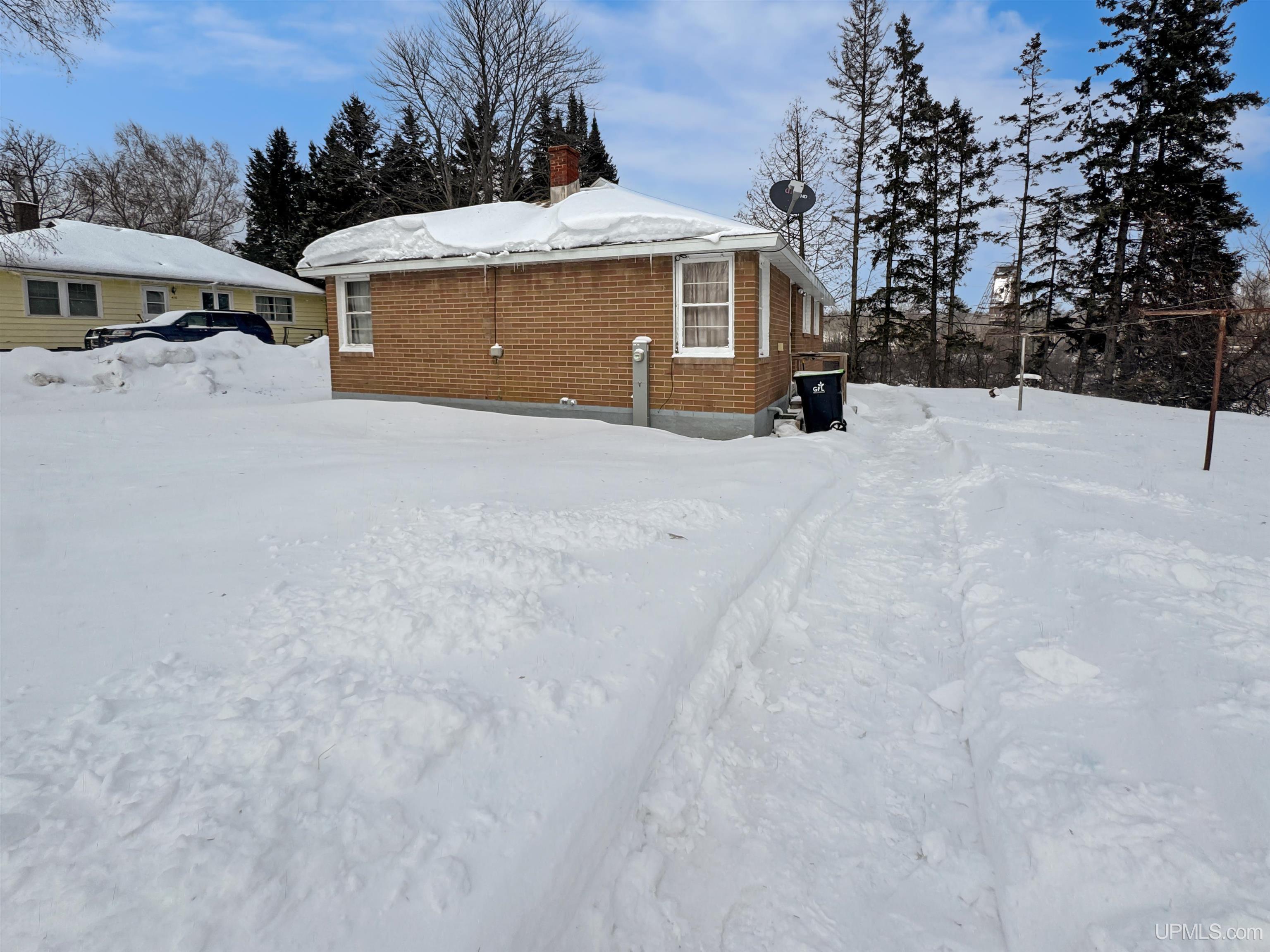 428 E Caspian Avenue