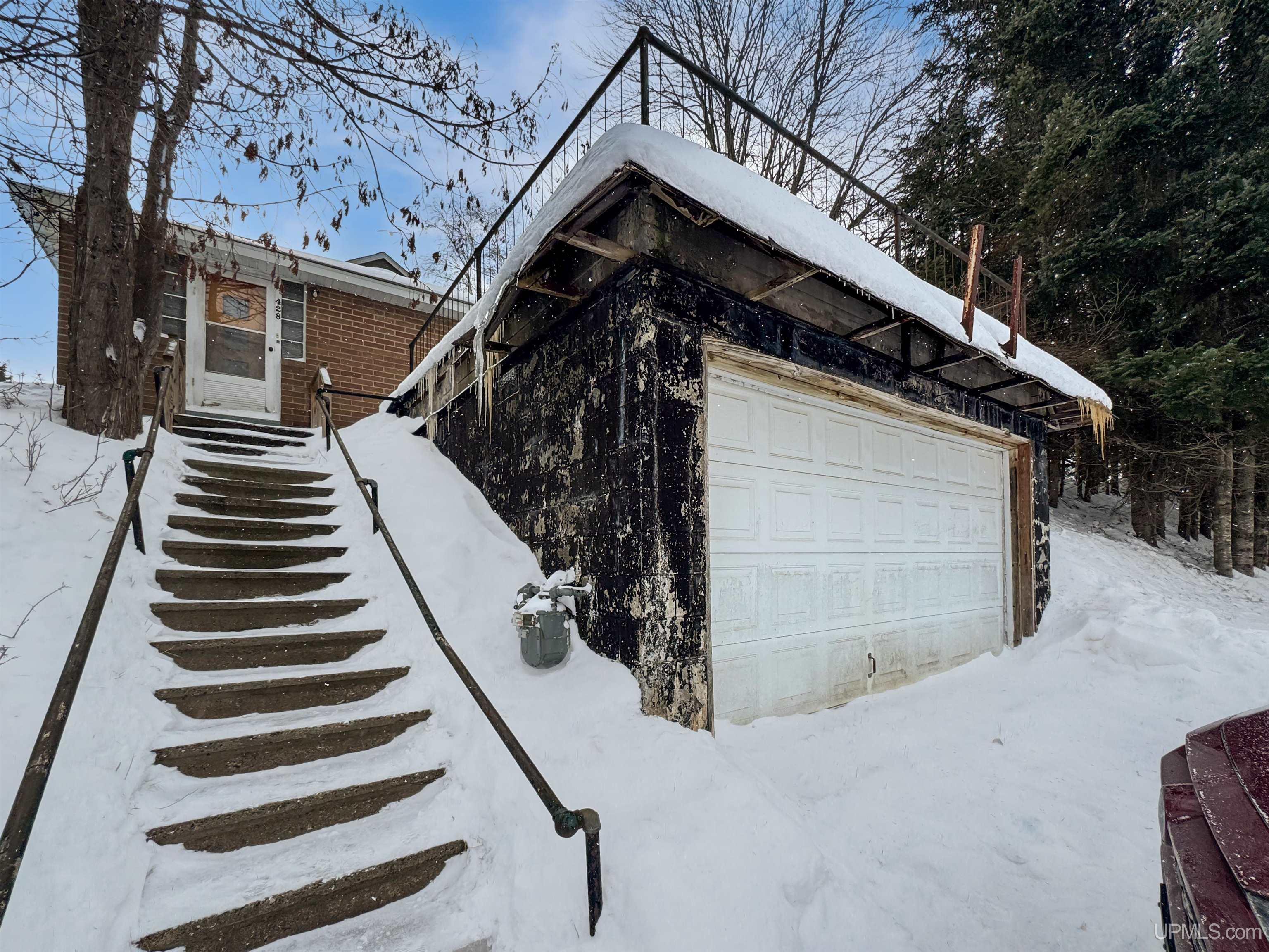 428 E Caspian Avenue