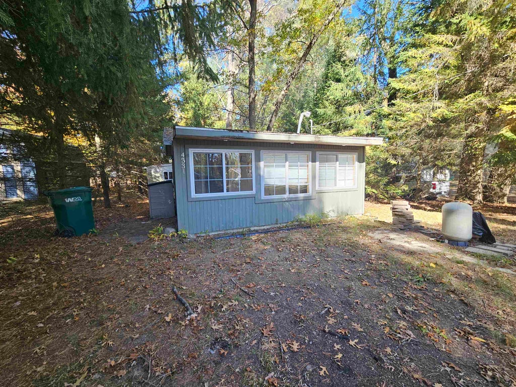 Photo of 4331 Oak Beach Drive, Harrison, MI 48625 (MLS # 50225546)