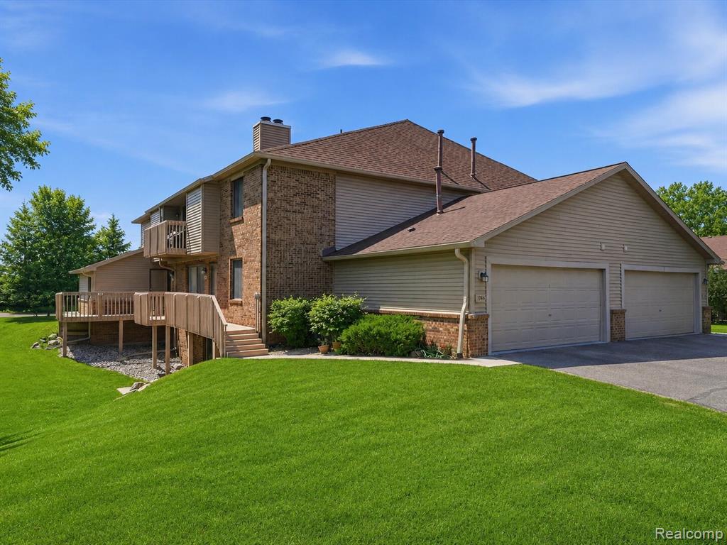 7058 Elmhurst 1