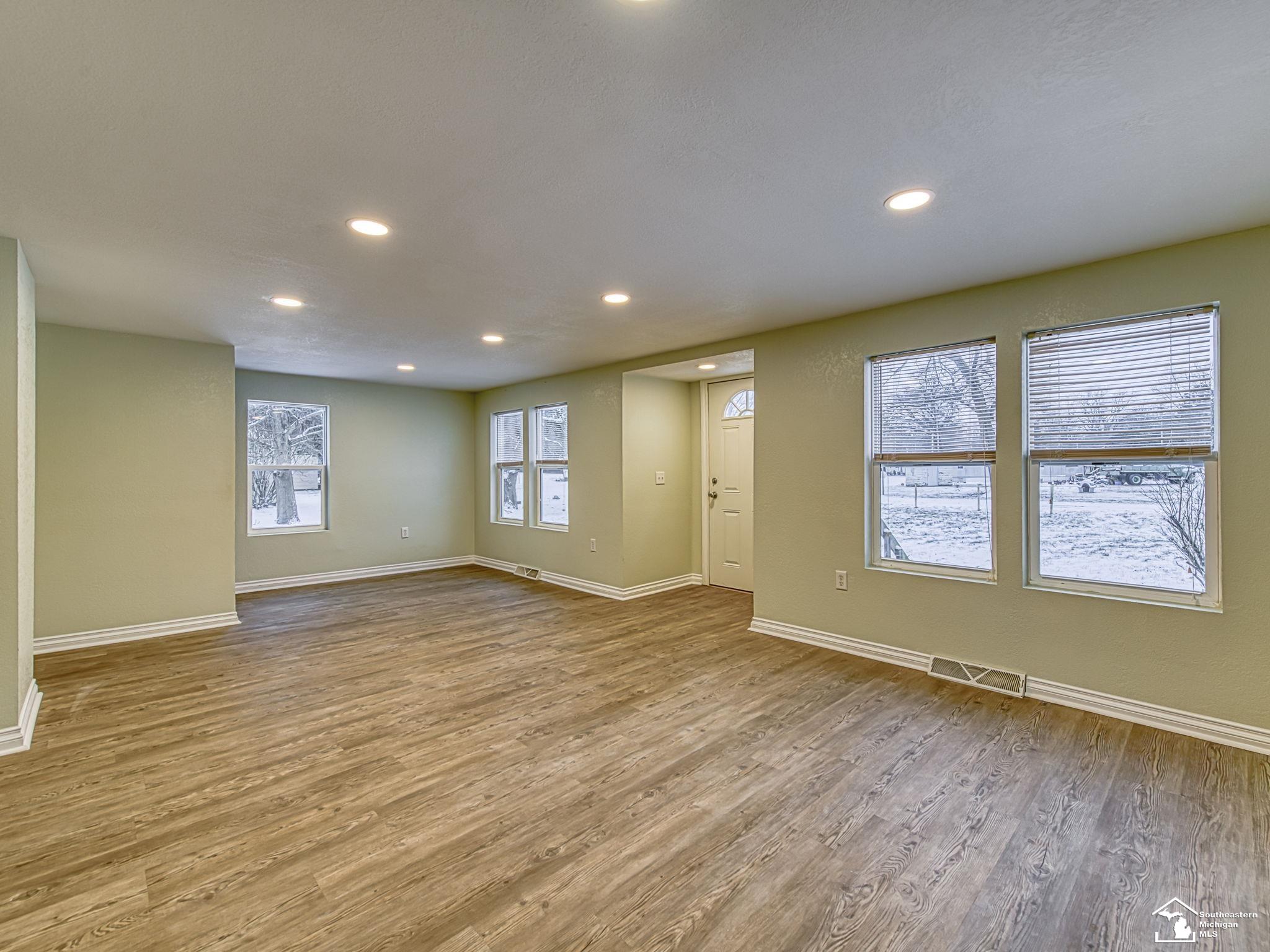 3157 Maplewood Avenue