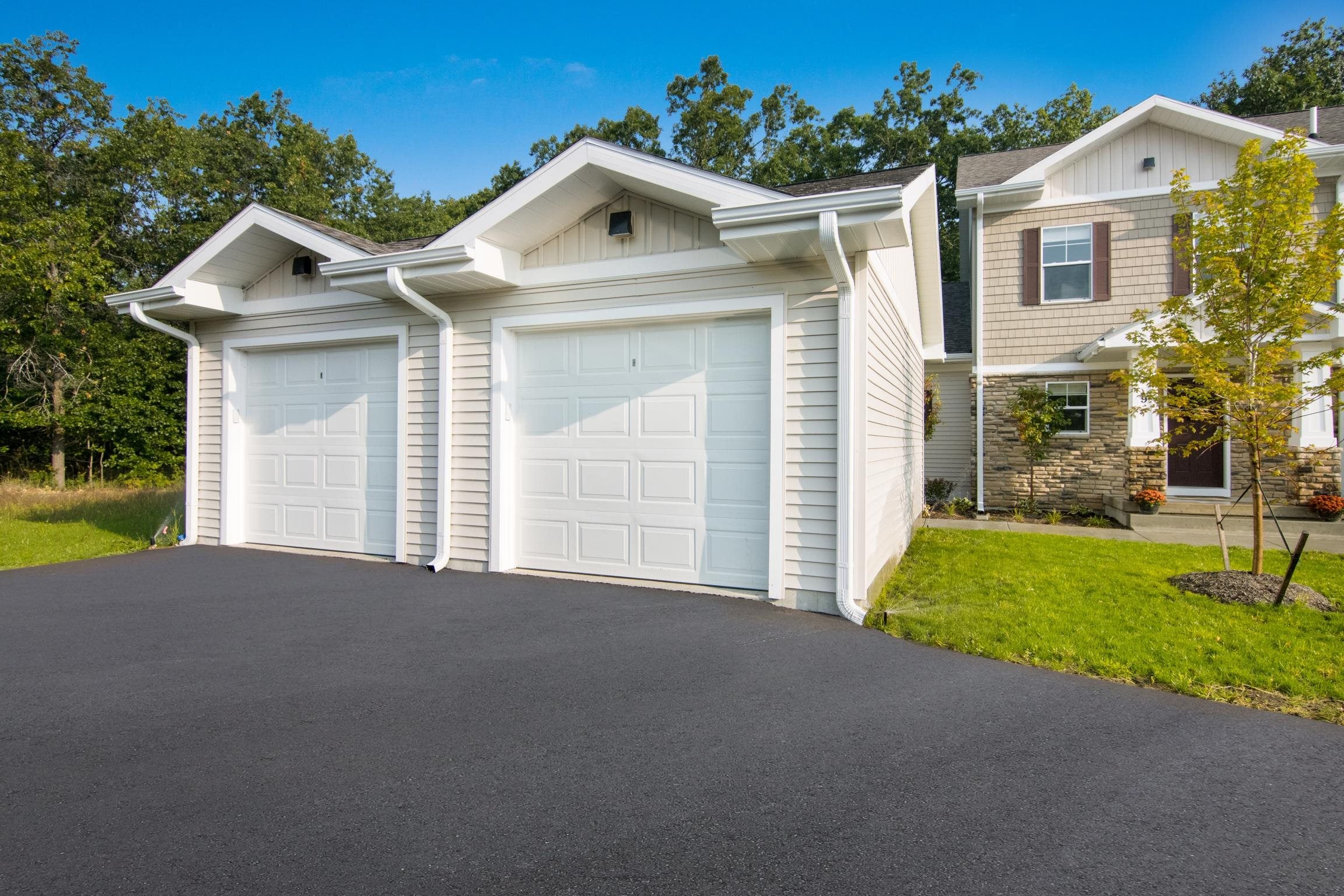 1554 Simsbury Street Lot: 9