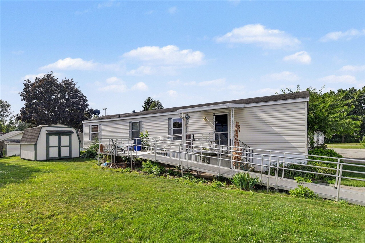69205 Garver Lake Road 19