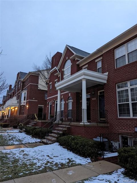 Photo of 3248 NEWBURY PL 11 #11, Troy, MI 48084 (MLS # 60983145)