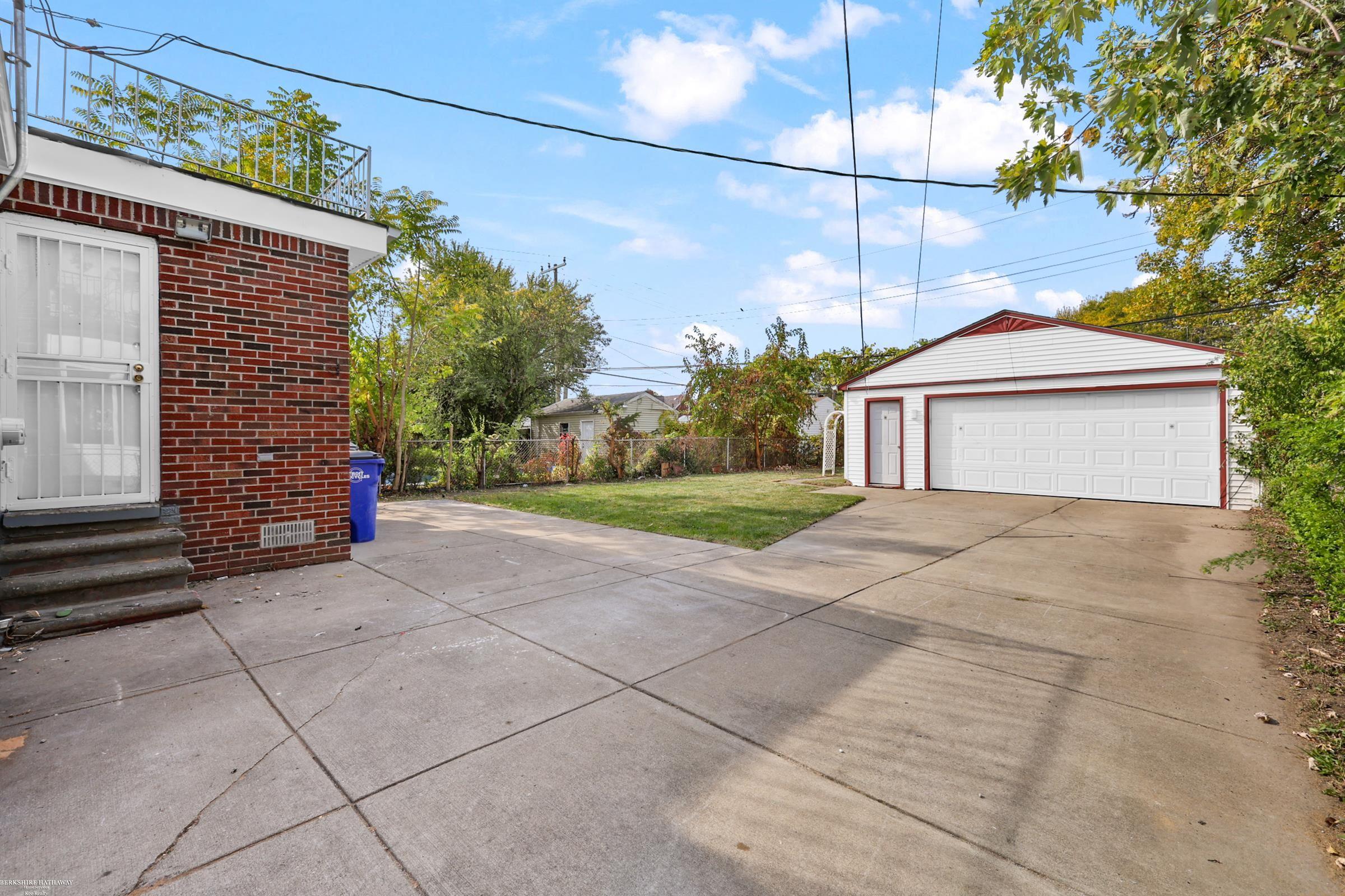 Detroit, Michigan 48235, United States, 3 Bedrooms Bedrooms, ,2 BathroomsBathrooms,Residential,Active,230893