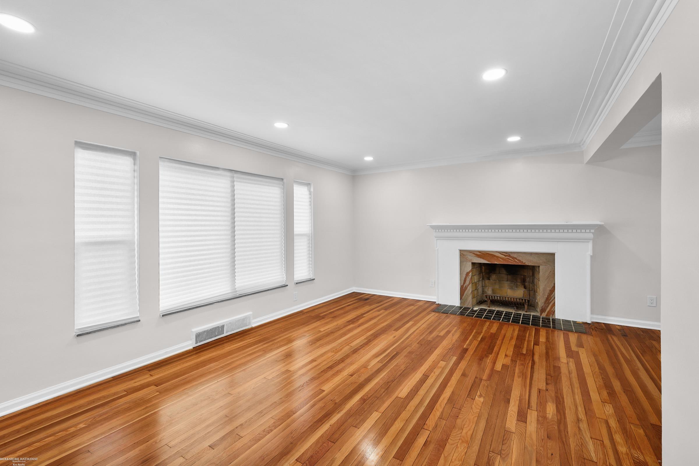 Detroit, Michigan 48235, United States, 3 Bedrooms Bedrooms, ,2 BathroomsBathrooms,Residential,Active,230893