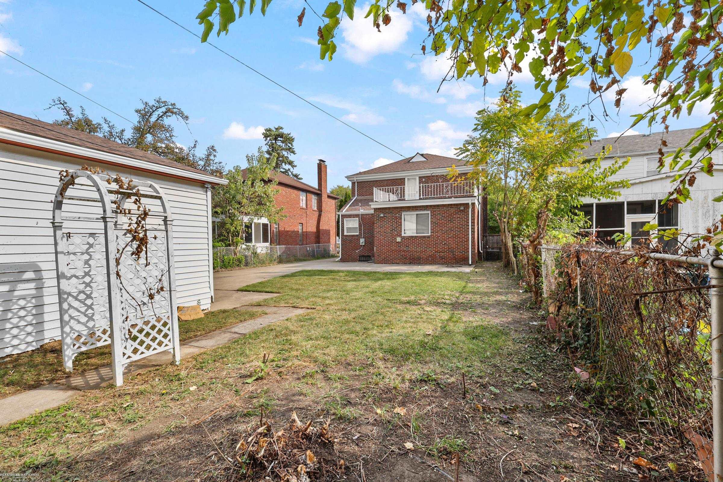 Detroit, Michigan 48235, United States, 3 Bedrooms Bedrooms, ,2 BathroomsBathrooms,Residential,Active,230893