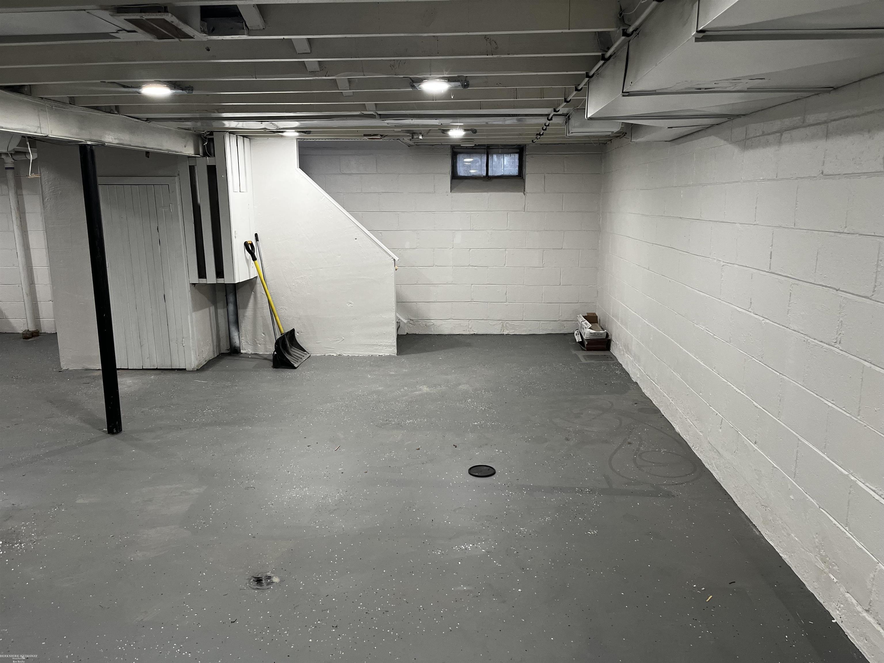 Detroit, Michigan 48235, United States, 3 Bedrooms Bedrooms, ,2 BathroomsBathrooms,Residential,Active,230893