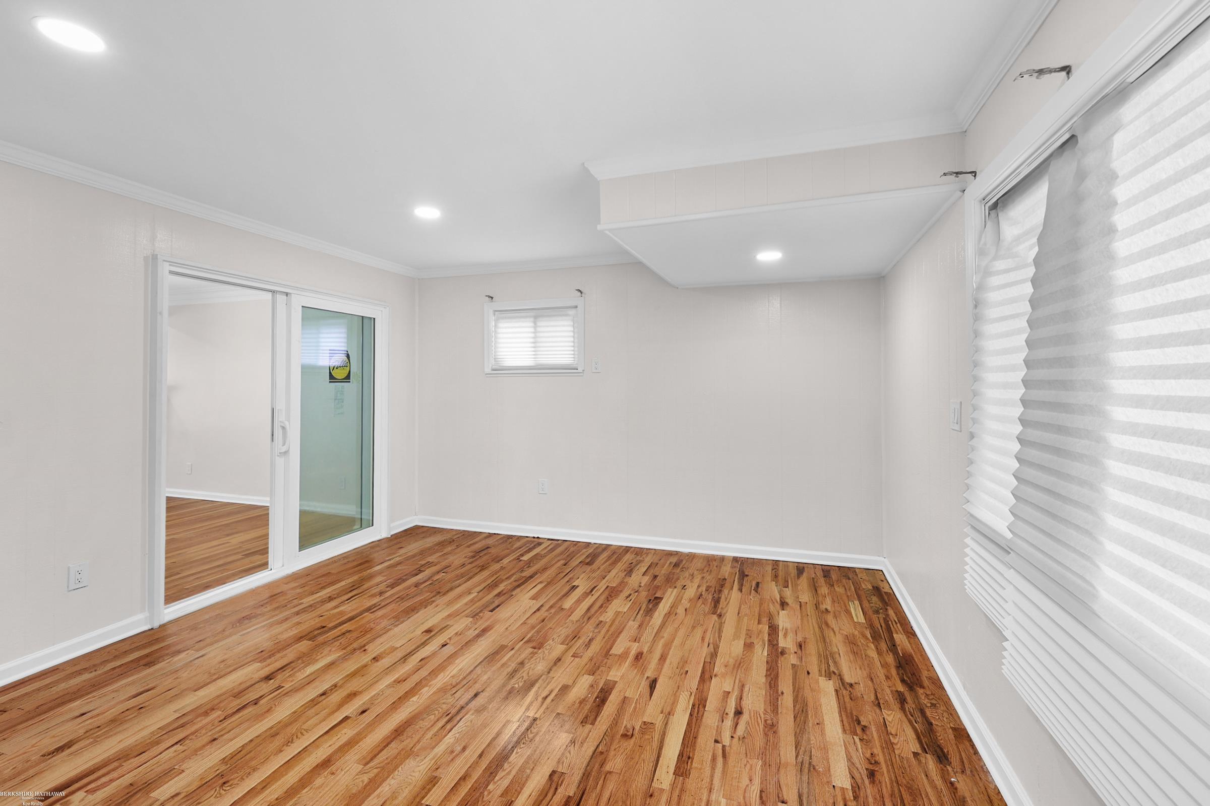 Detroit, Michigan 48235, United States, 3 Bedrooms Bedrooms, ,2 BathroomsBathrooms,Residential,Active,230893