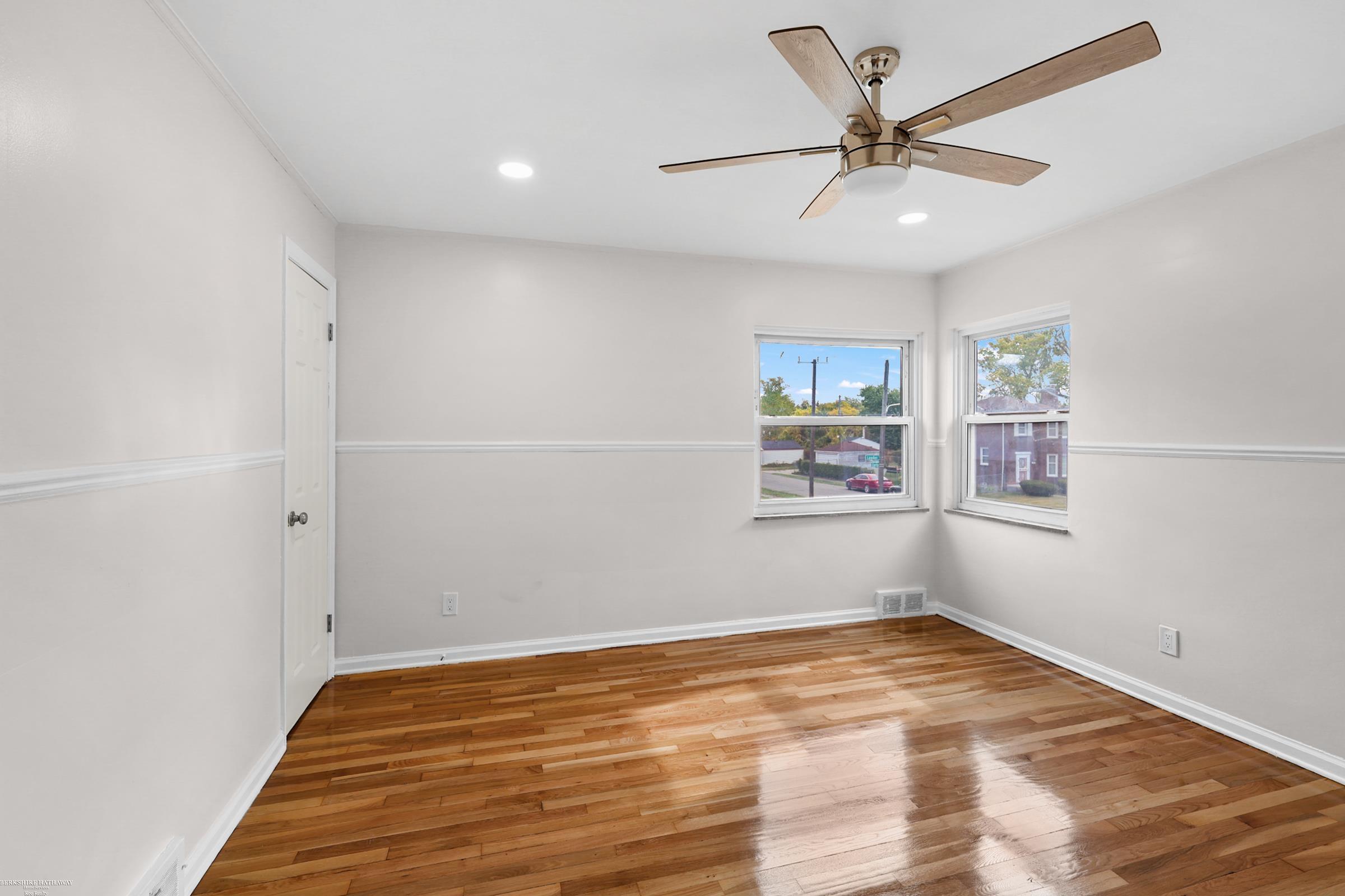 Detroit, Michigan 48235, United States, 3 Bedrooms Bedrooms, ,2 BathroomsBathrooms,Residential,Active,230893