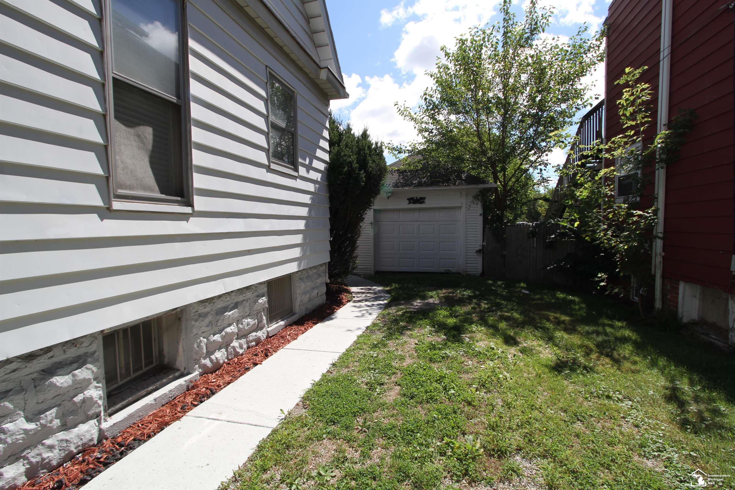 321 Cass Street