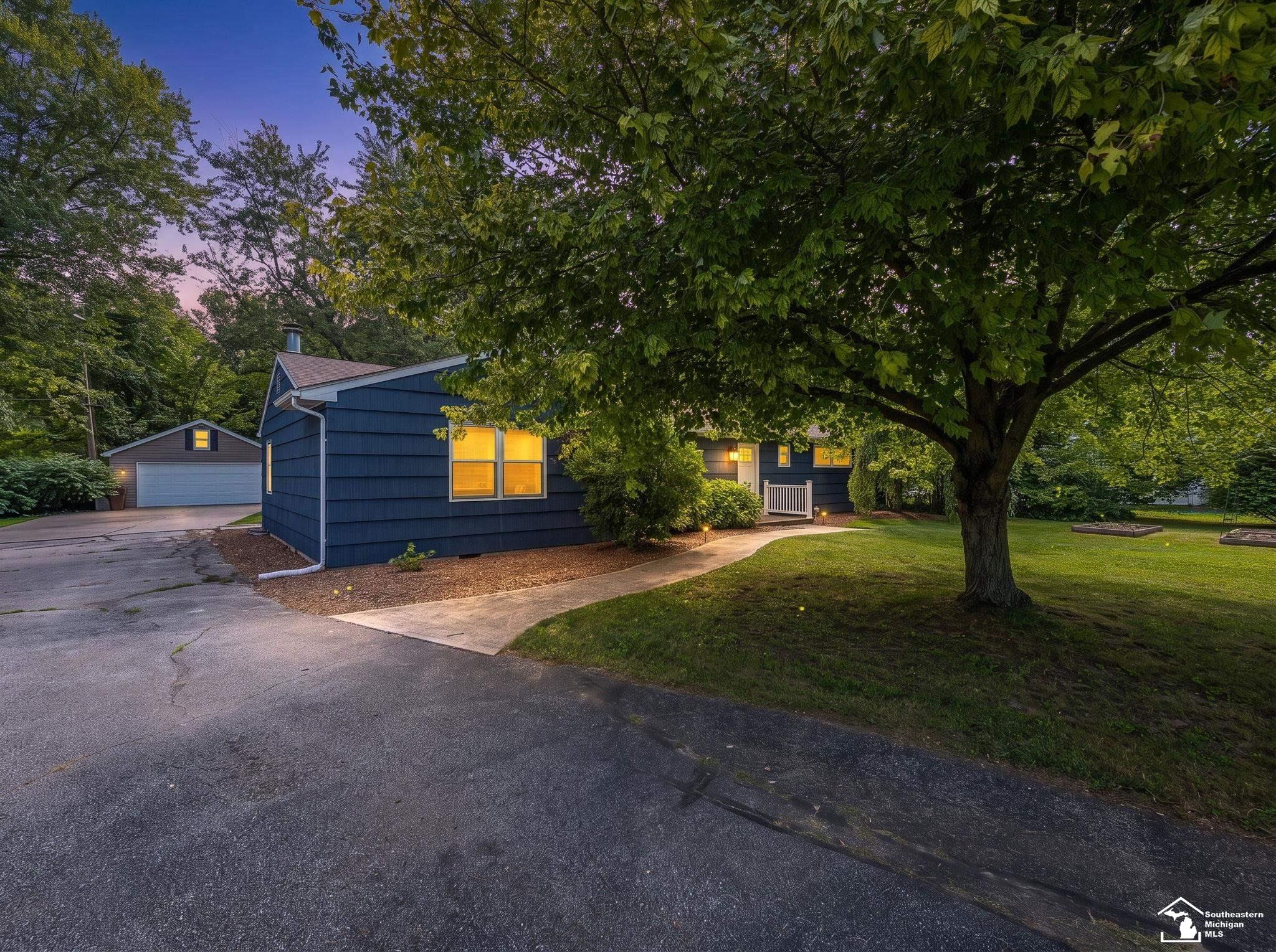 2621 Bluebush Road