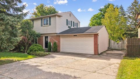 Photo of 11008 17 Mile Road, Sterling Heights, MI 48313 (MLS # 50207580)