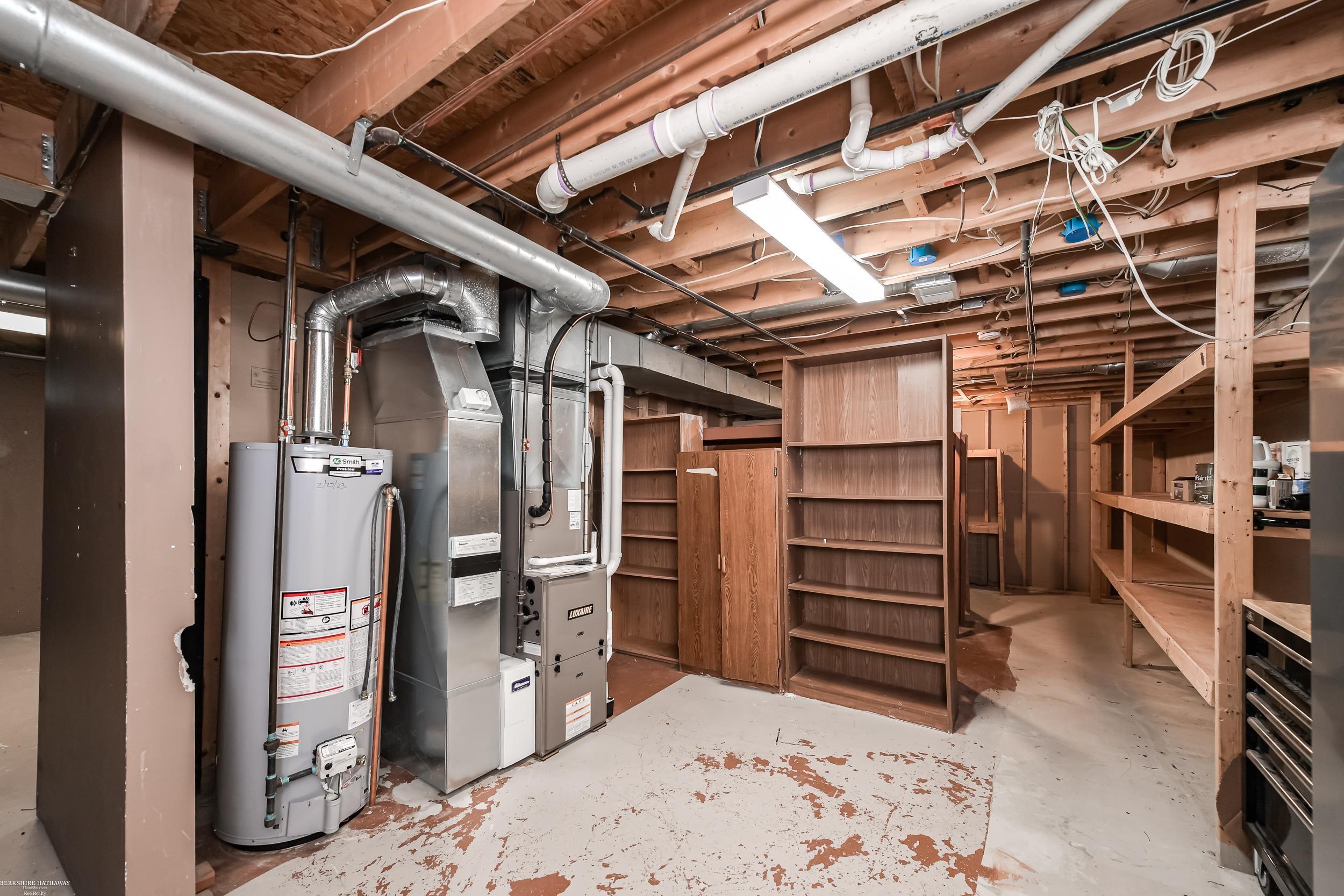 Macomb Twp, Michigan 48044, United States, 3 Bedrooms Bedrooms, ,3 BathroomsBathrooms,Residential,Pending,202044