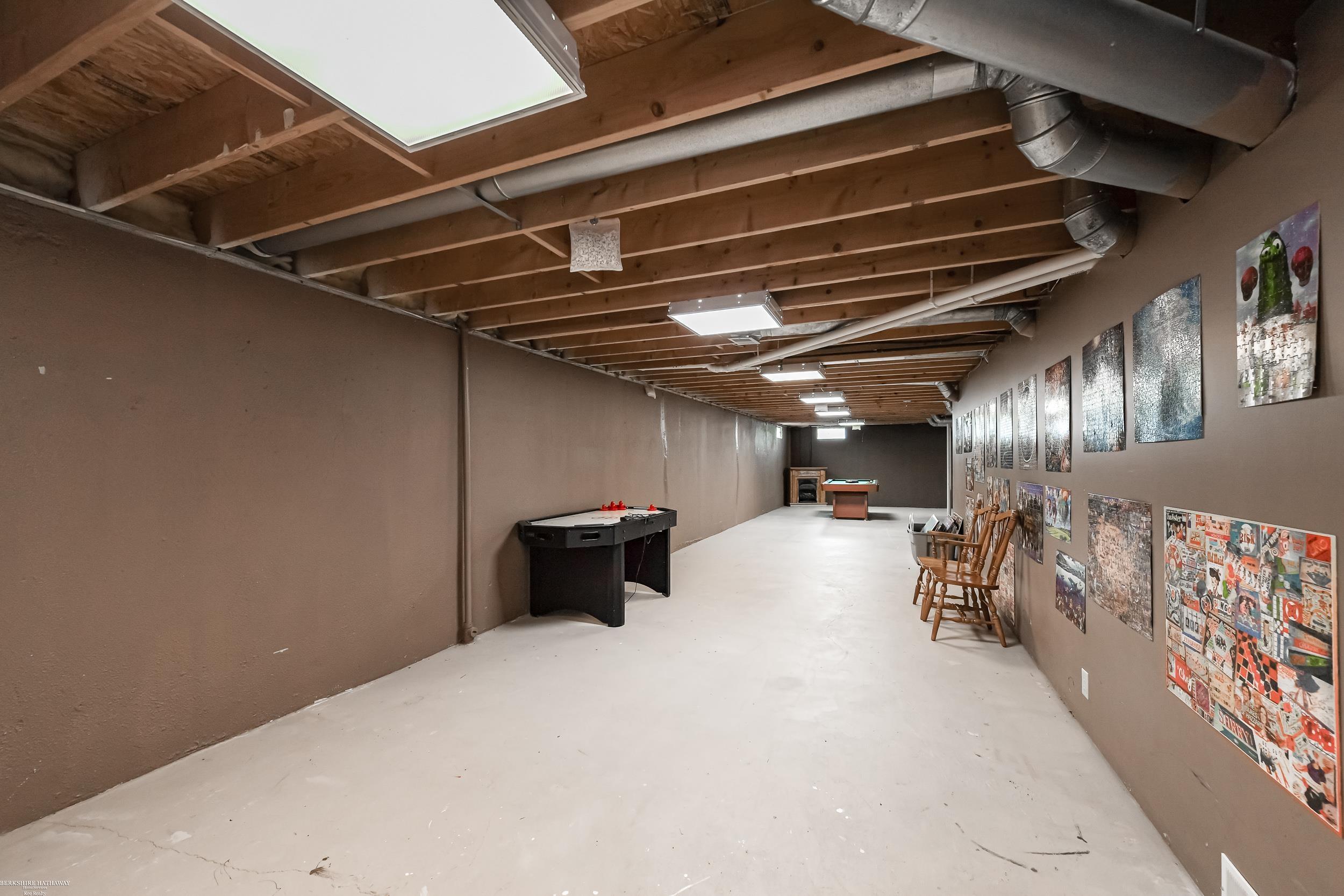 Macomb Twp, Michigan 48044, United States, 3 Bedrooms Bedrooms, ,3 BathroomsBathrooms,Residential,Pending,202044