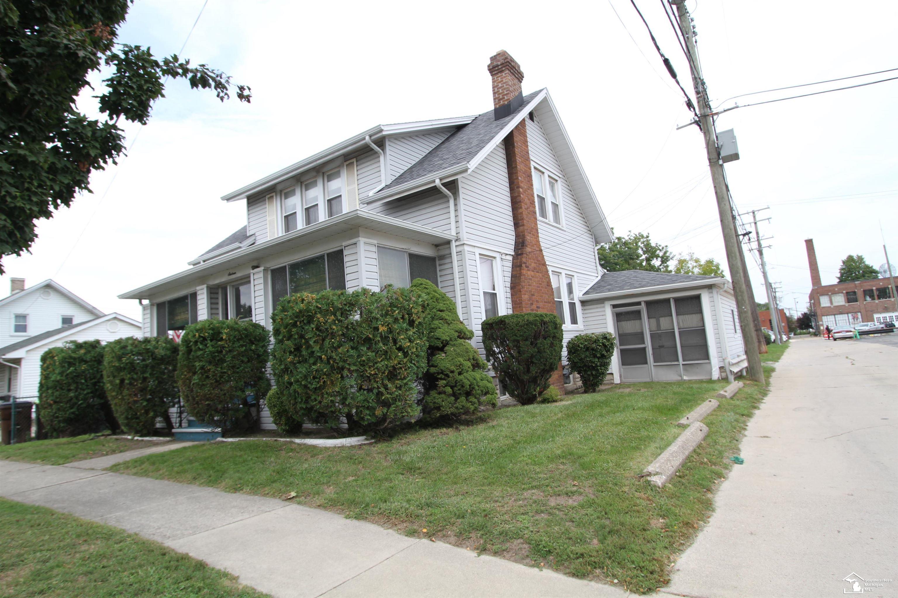 16 W Sixth Street