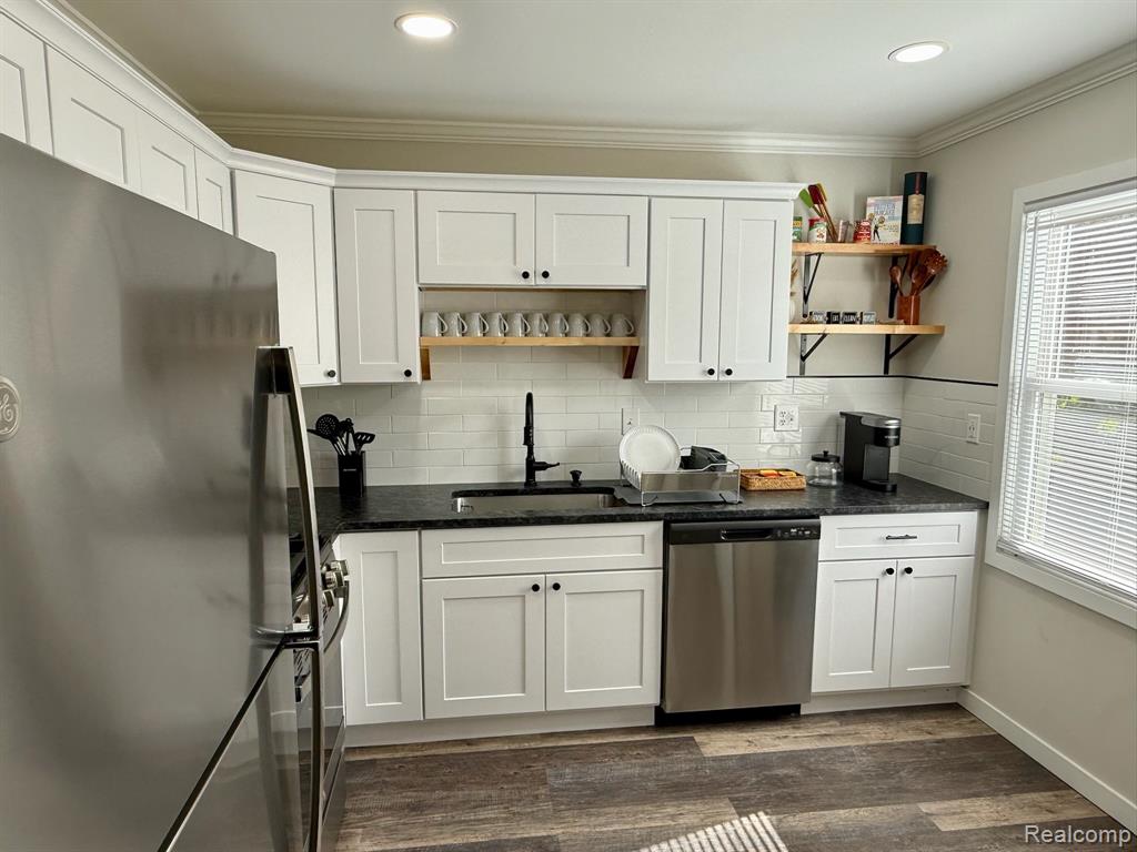 Warren, Michigan 48089, United States, 3 Bedrooms Bedrooms, ,1 BathroomBathrooms,Residential,Active,234933