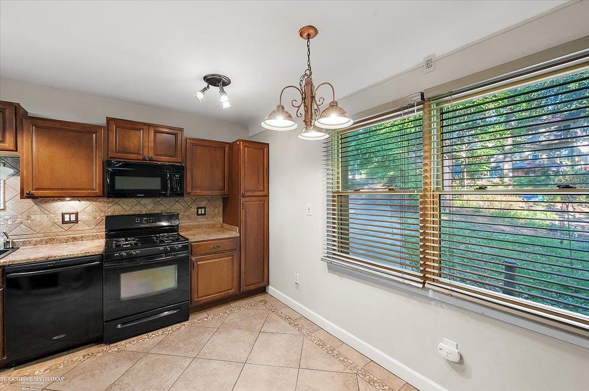 Shelby, Michigan 48317, United States, 3 Bedrooms Bedrooms, ,2 BathroomsBathrooms,Residential,Active,203498