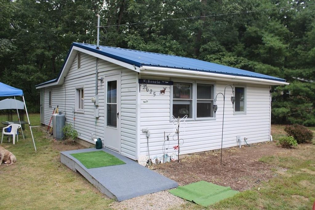 Photo of 2625 Ivan Street, Harrison, MI 48625 (MLS # 50186531)