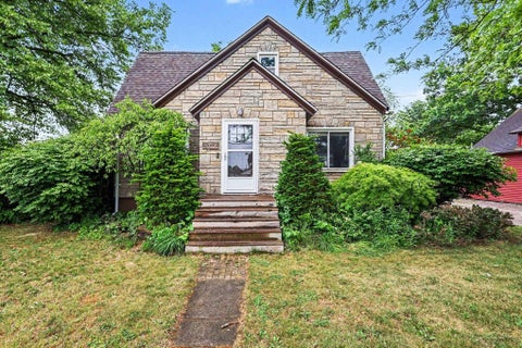 Photo of 3374 Winter Street, Saginaw, MI 48604 (MLS # 50210426)