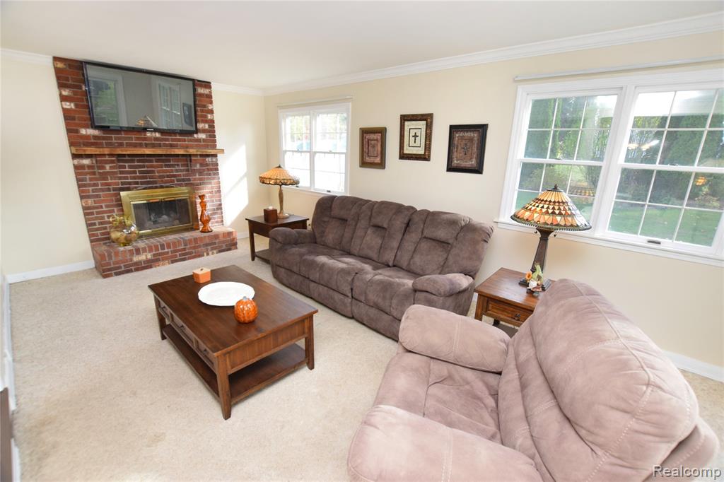 15489 Linden Road