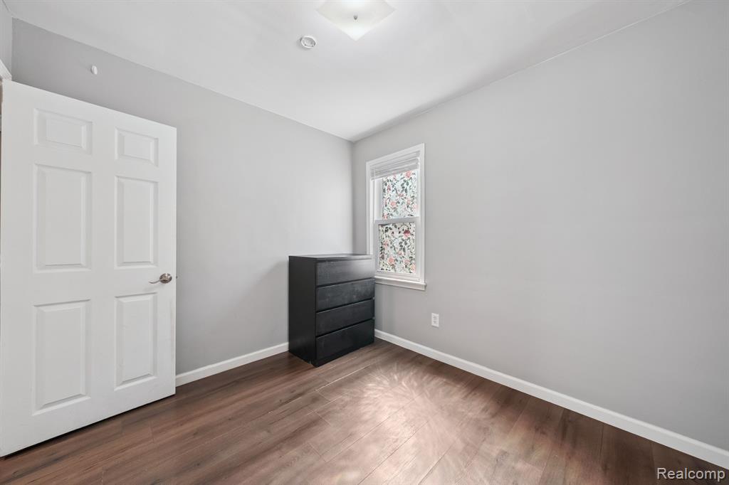 Madison Heights, Michigan 48071, United States, 3 Bedrooms Bedrooms, ,2 BathroomsBathrooms,Residential,Pending,209846