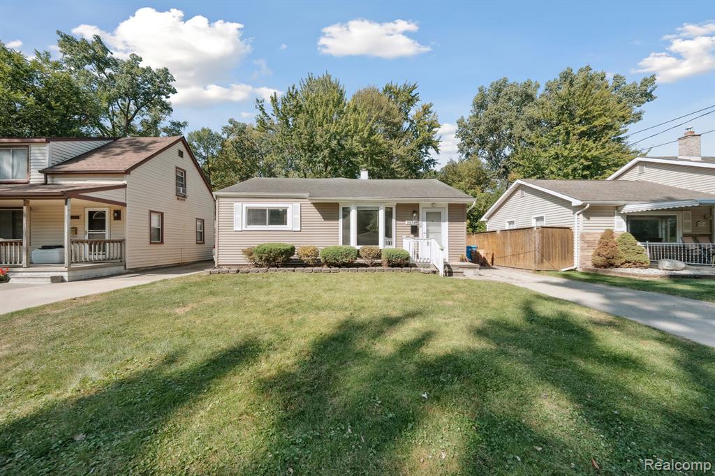 Madison Heights, Michigan 48071, United States, 3 Bedrooms Bedrooms, ,2 BathroomsBathrooms,Residential,Pending,209846 Madison Heights, Michigan 48071, United States, 3 Bedrooms Bedrooms, ,2 BathroomsBathrooms,Residential,Pending,209846