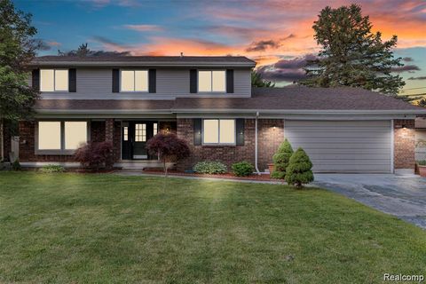 Photo of 5420 Southlawn Drive, Sterling Heights, MI 48310 (MLS # 60959665)