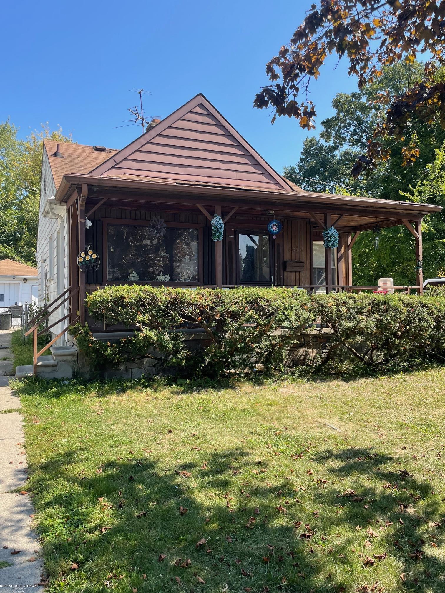 Detroit, Michigan 48224, United States, 3 Bedrooms Bedrooms, ,1 BathroomBathrooms,Residential,Active,210112